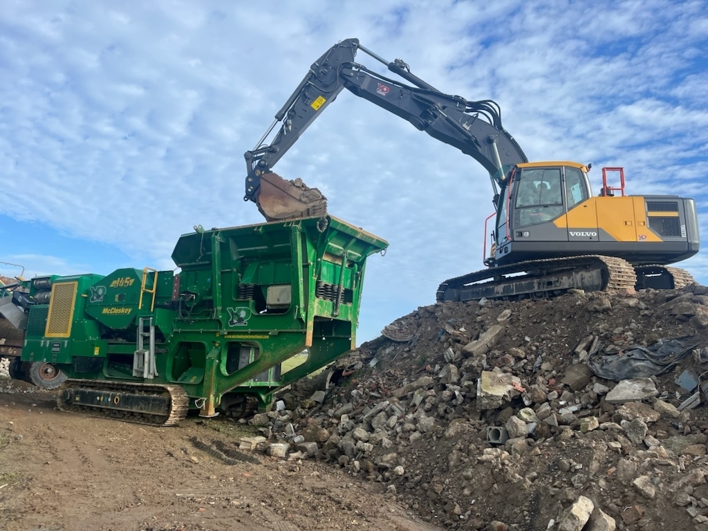 Pelle sur chenilles VOLVO EC 220 EL