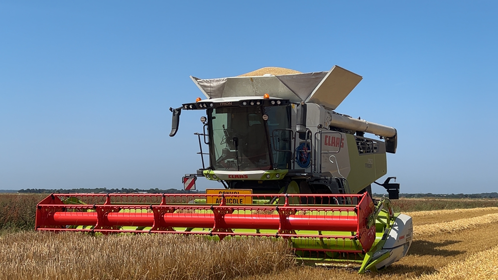 Moissonneuse batteuse TRION 750